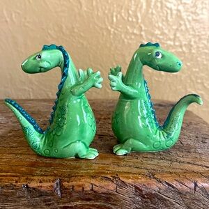 🦖Rare🦖Vintage Dinosaur Salt & Pepper Shakers